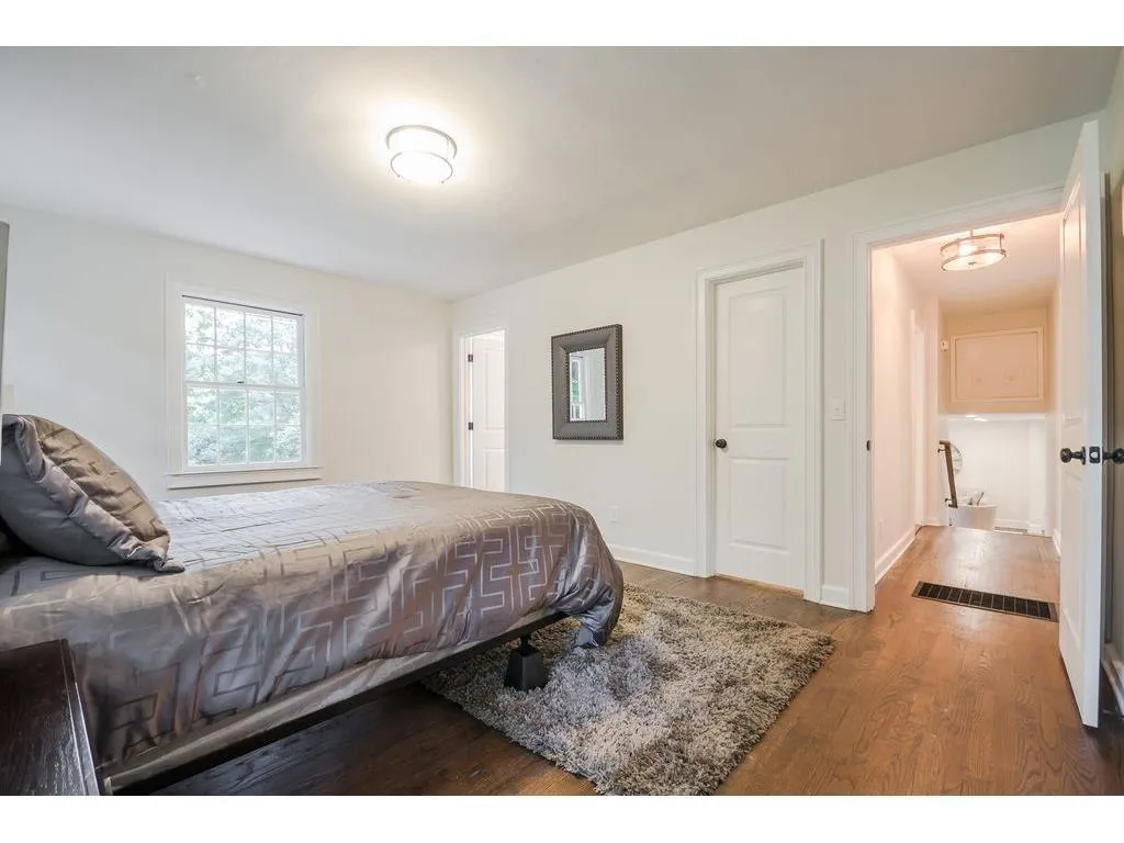 4586 Peachtree Dunwoody Road Ne, Atlanta, Georgia 30342, 4 Bedrooms Bedrooms, ,3 BathroomsBathrooms,Residential,Sold,4586 Peachtree Dunwoody Road Ne,5875496