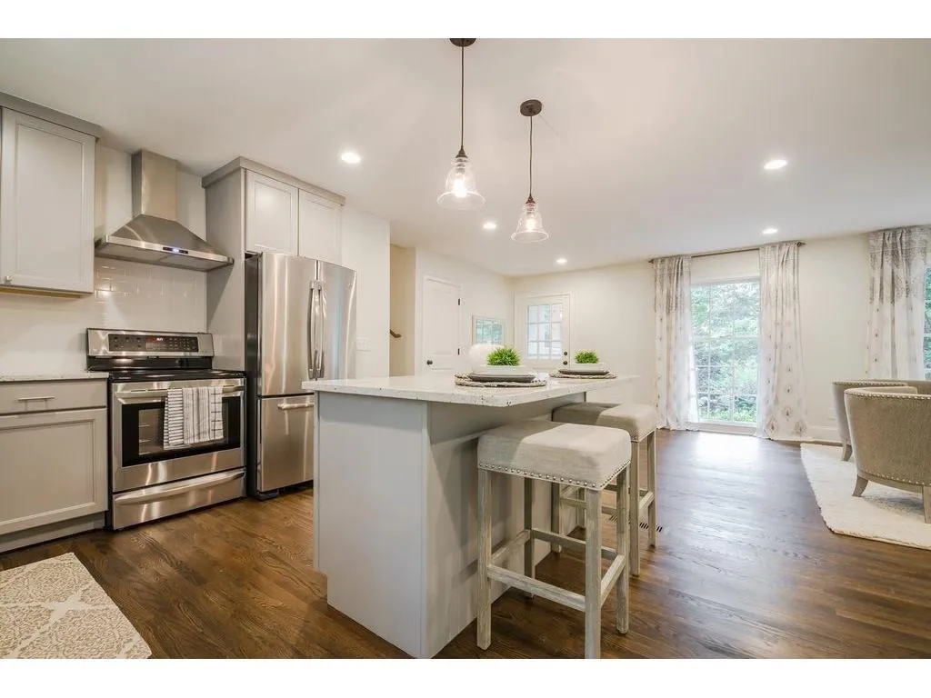 4586 Peachtree Dunwoody Road Ne, Atlanta, Georgia 30342, 4 Bedrooms Bedrooms, ,3 BathroomsBathrooms,Residential,Sold,4586 Peachtree Dunwoody Road Ne,5875496