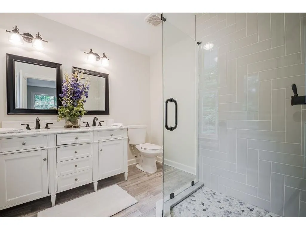 4586 Peachtree Dunwoody Road Ne, Atlanta, Georgia 30342, 4 Bedrooms Bedrooms, ,3 BathroomsBathrooms,Residential,Sold,4586 Peachtree Dunwoody Road Ne,5875496