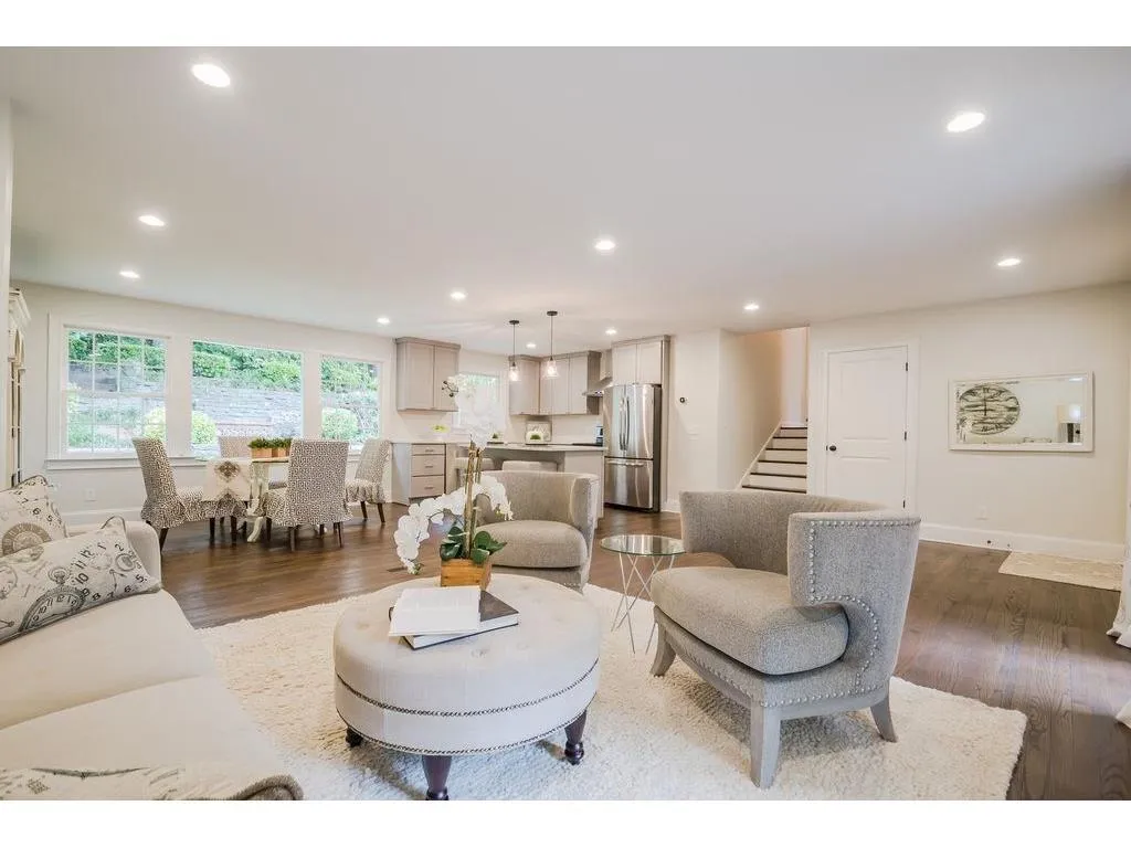 4586 Peachtree Dunwoody Road Ne, Atlanta, Georgia 30342, 4 Bedrooms Bedrooms, ,3 BathroomsBathrooms,Residential,Sold,4586 Peachtree Dunwoody Road Ne,5875496