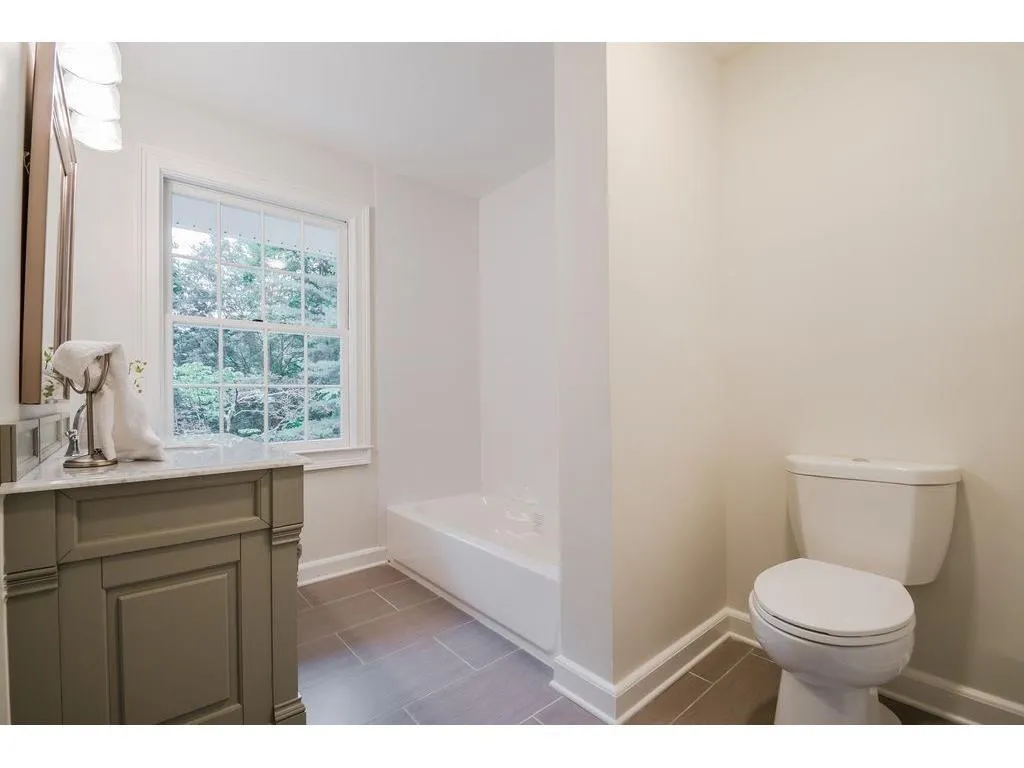 4586 Peachtree Dunwoody Road Ne, Atlanta, Georgia 30342, 4 Bedrooms Bedrooms, ,3 BathroomsBathrooms,Residential,Sold,4586 Peachtree Dunwoody Road Ne,5875496