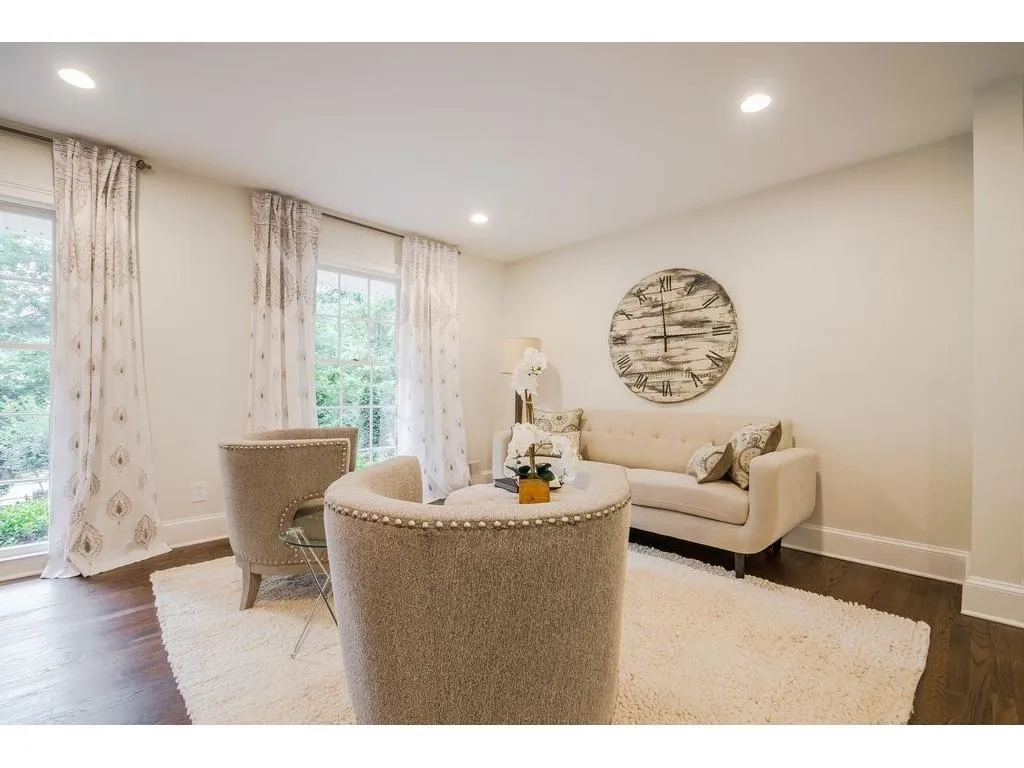 4586 Peachtree Dunwoody Road Ne, Atlanta, Georgia 30342, 4 Bedrooms Bedrooms, ,3 BathroomsBathrooms,Residential,Sold,4586 Peachtree Dunwoody Road Ne,5875496