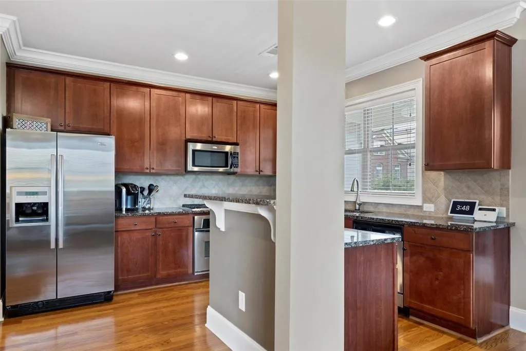 769 Berrydale Drive, Atlanta, Georgia 30328, 2 Bedrooms Bedrooms, ,2 BathroomsBathrooms,Residential,Sold,769 Berrydale Drive,6736698