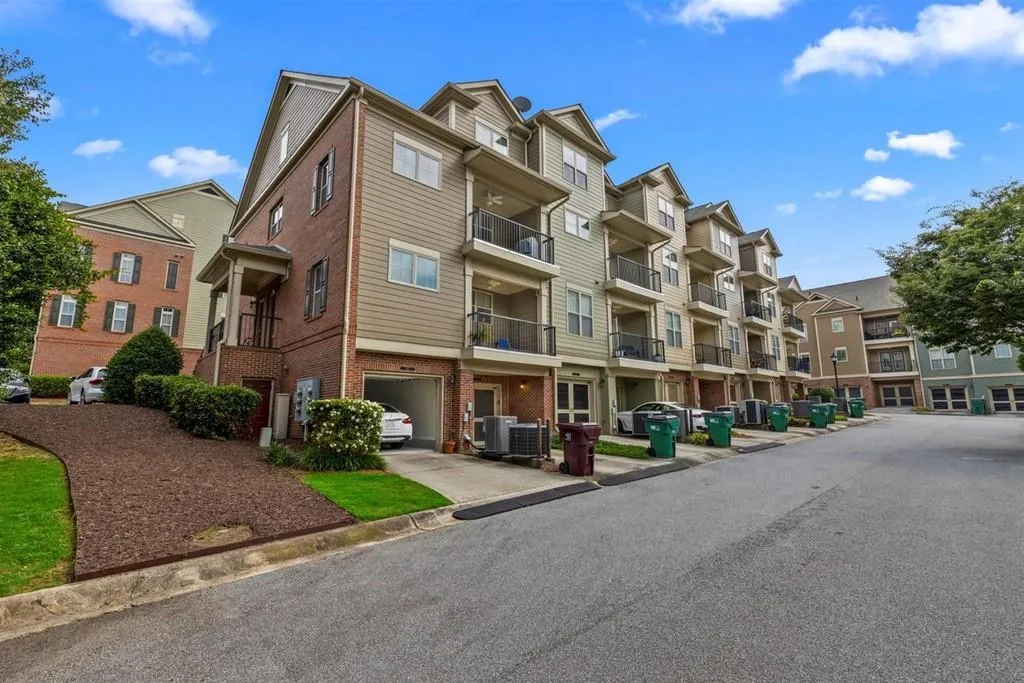 769 Berrydale Drive, Atlanta, Georgia 30328, 2 Bedrooms Bedrooms, ,2 BathroomsBathrooms,Residential,Sold,769 Berrydale Drive,6736698
