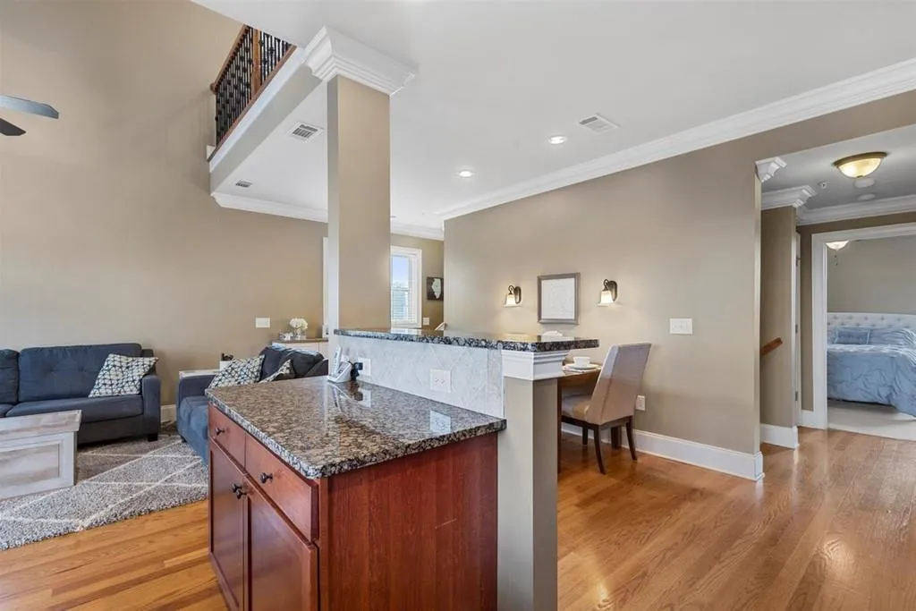 769 Berrydale Drive, Atlanta, Georgia 30328, 2 Bedrooms Bedrooms, ,2 BathroomsBathrooms,Residential,Sold,769 Berrydale Drive,6736698
