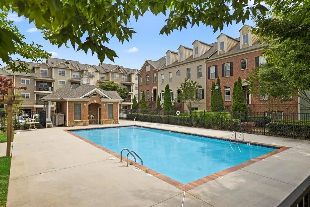 769 Berrydale Drive, Atlanta, Georgia 30328, 2 Bedrooms Bedrooms, ,2 BathroomsBathrooms,Residential,Sold,769 Berrydale Drive,6736698