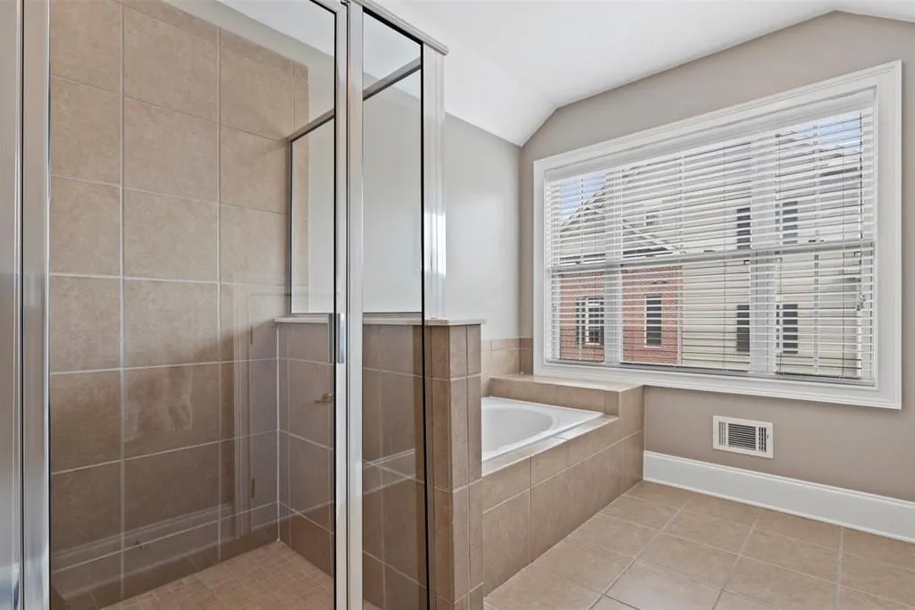 769 Berrydale Drive, Atlanta, Georgia 30328, 2 Bedrooms Bedrooms, ,2 BathroomsBathrooms,Residential,Sold,769 Berrydale Drive,6736698