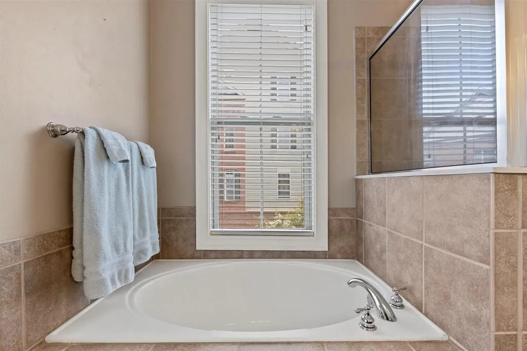 769 Berrydale Drive, Atlanta, Georgia 30328, 2 Bedrooms Bedrooms, ,2 BathroomsBathrooms,Residential,Sold,769 Berrydale Drive,6736698