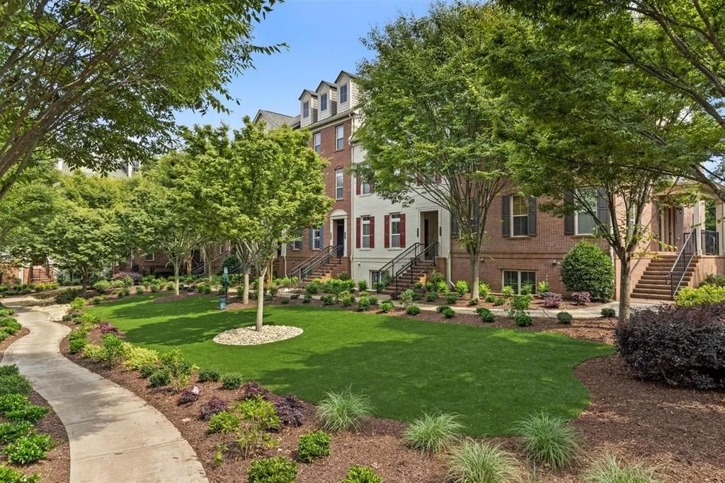 769 Berrydale Drive, Atlanta, Georgia 30328, 2 Bedrooms Bedrooms, ,2 BathroomsBathrooms,Residential,Sold,769 Berrydale Drive,6736698