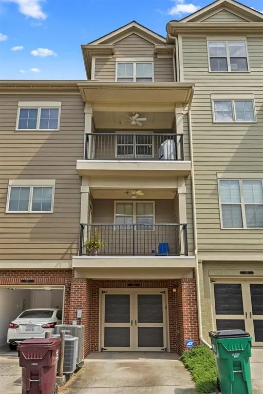 769 Berrydale Drive, Atlanta, Georgia 30328, 2 Bedrooms Bedrooms, ,2 BathroomsBathrooms,Residential,Sold,769 Berrydale Drive,6736698
