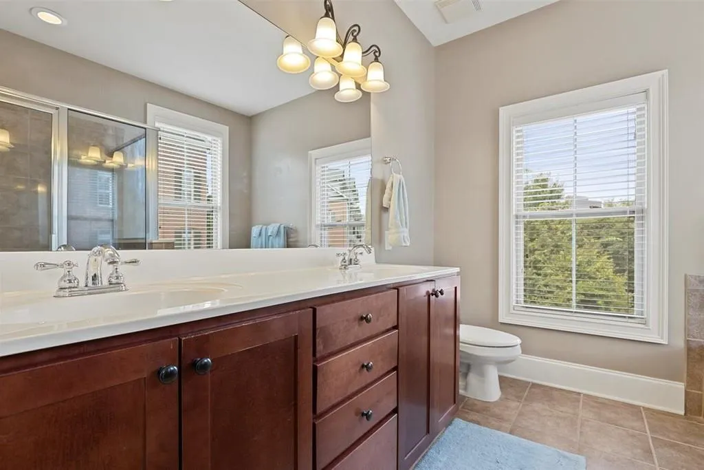 769 Berrydale Drive, Atlanta, Georgia 30328, 2 Bedrooms Bedrooms, ,2 BathroomsBathrooms,Residential,Sold,769 Berrydale Drive,6736698