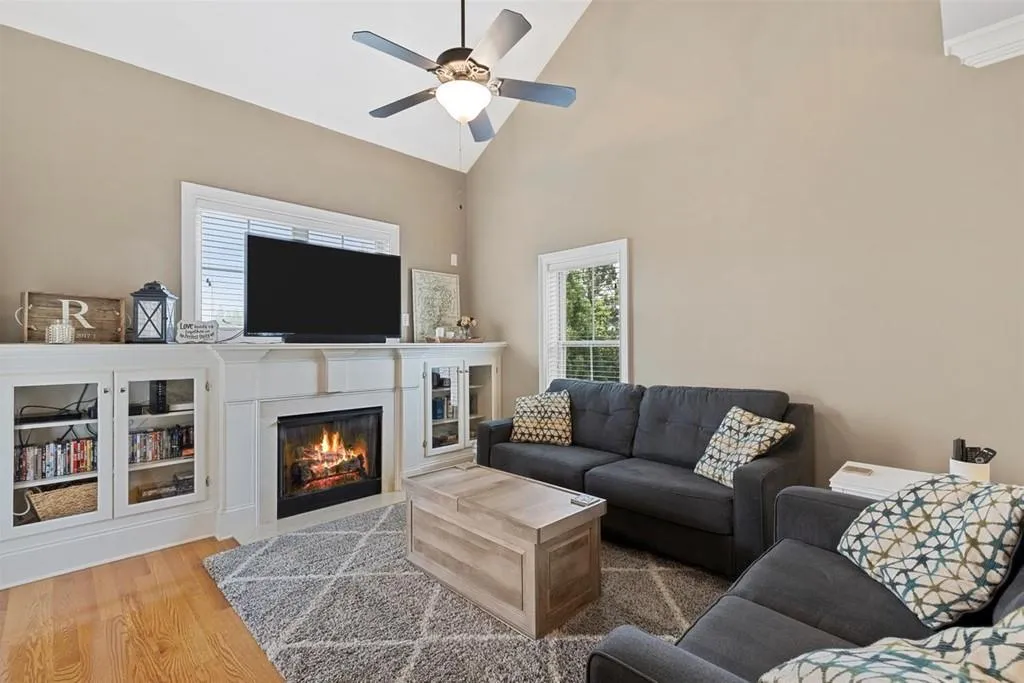 769 Berrydale Drive, Atlanta, Georgia 30328, 2 Bedrooms Bedrooms, ,2 BathroomsBathrooms,Residential,Sold,769 Berrydale Drive,6736698