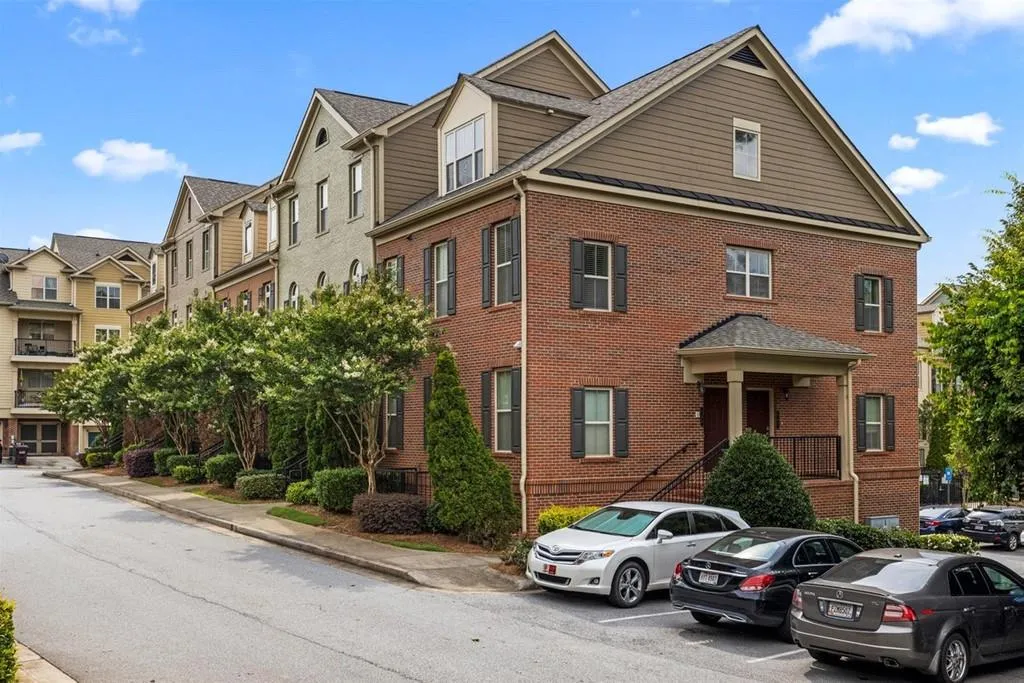 769 Berrydale Drive, Atlanta, Georgia 30328, 2 Bedrooms Bedrooms, ,2 BathroomsBathrooms,Residential,Sold,769 Berrydale Drive,6736698