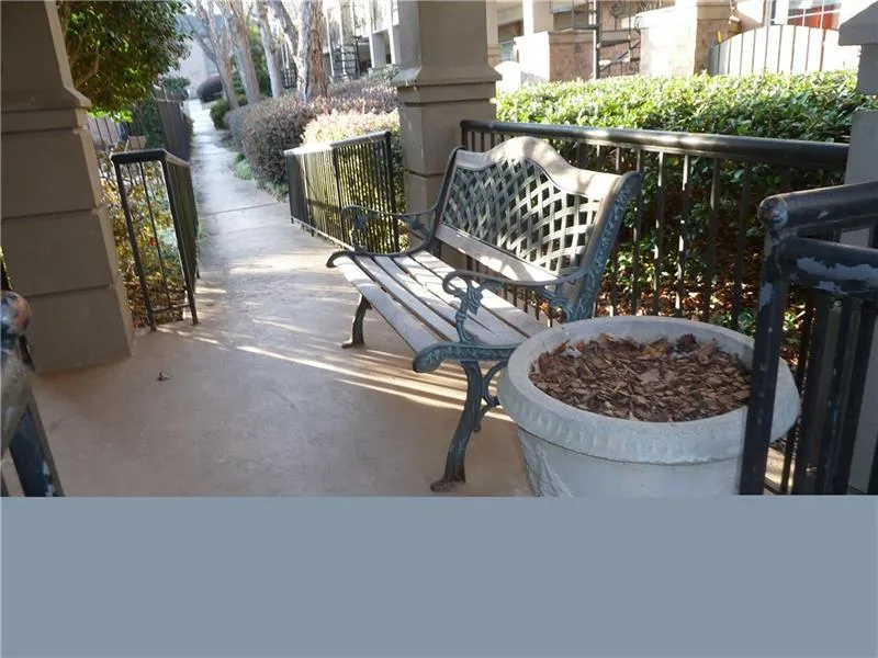 6980 Roswell Road Ne Unit C6, Sandy Springs, Georgia 30328, 2 Bedrooms Bedrooms, ,1 BathroomBathrooms,Residential,Sold,6980 Roswell Road Ne Unit C6,6650570