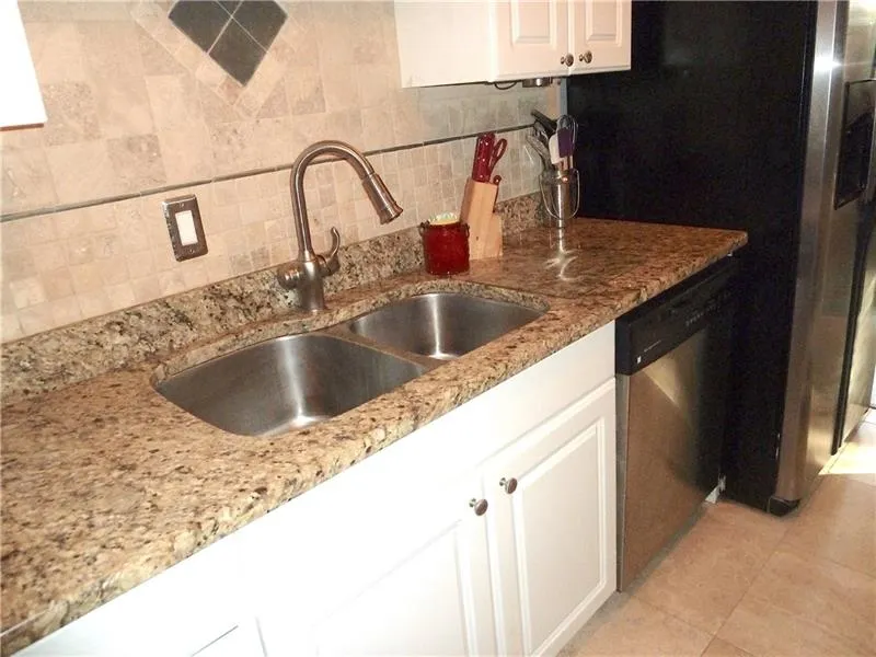 6980 Roswell Road Ne Unit C6, Sandy Springs, Georgia 30328, 2 Bedrooms Bedrooms, ,1 BathroomBathrooms,Residential,Sold,6980 Roswell Road Ne Unit C6,6650570