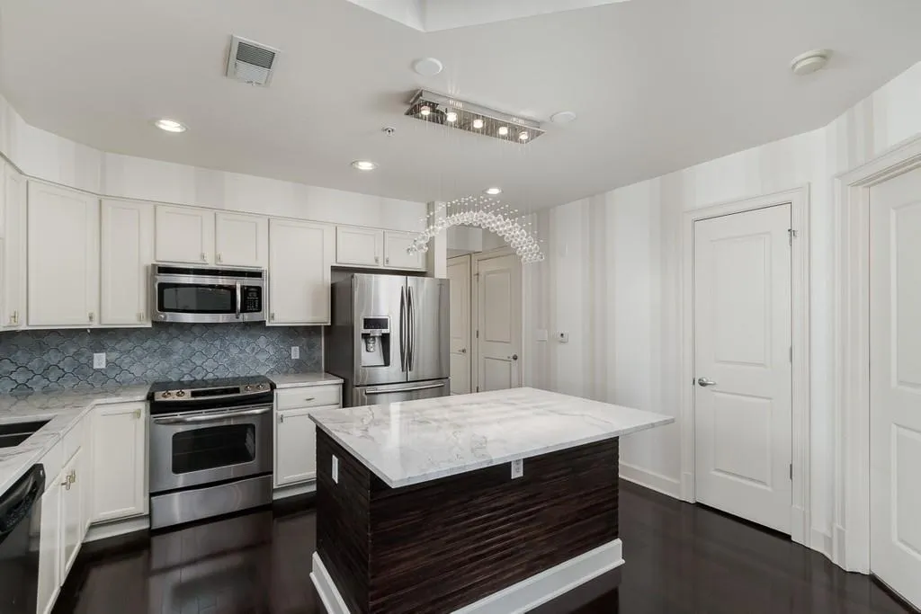 200 River Vista Drive Unit 514, Atlanta, Georgia 30339, 2 Bedrooms Bedrooms, ,2 BathroomsBathrooms,Residential,Sold,200 River Vista Drive Unit 514,6804265
