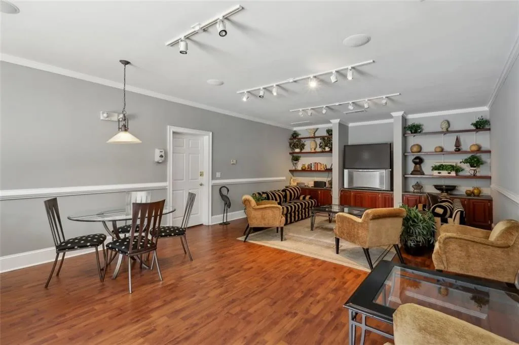 2700 Pine Tree Road Unit 3006, Atlanta, Georgia 30324, 1 Bedroom Bedrooms, ,1 BathroomBathrooms,Residential,For Sale,2700 Pine Tree Road Unit 3006,7583631