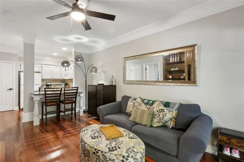 2700 Pine Tree Road Unit 3006, Atlanta, Georgia 30324, 1 Bedroom Bedrooms, ,1 BathroomBathrooms,Residential,For Sale,2700 Pine Tree Road Unit 3006,7583631