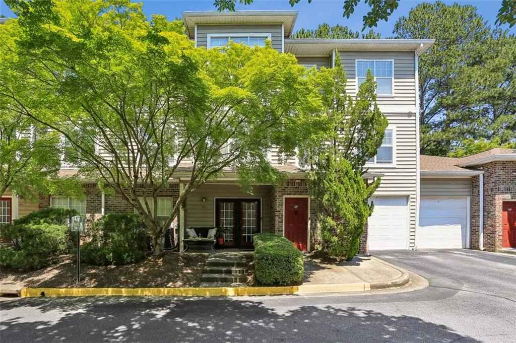 2700 Pine Tree Road Unit 3006, Atlanta, Georgia 30324, 1 Bedroom Bedrooms, ,1 BathroomBathrooms,Residential,For Sale,2700 Pine Tree Road Unit 3006,7583631