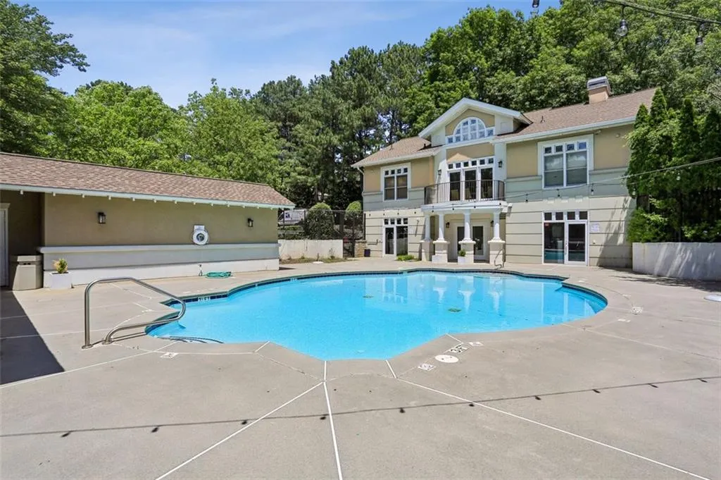 2700 Pine Tree Road Unit 3006, Atlanta, Georgia 30324, 1 Bedroom Bedrooms, ,1 BathroomBathrooms,Residential,For Sale,2700 Pine Tree Road Unit 3006,7583631