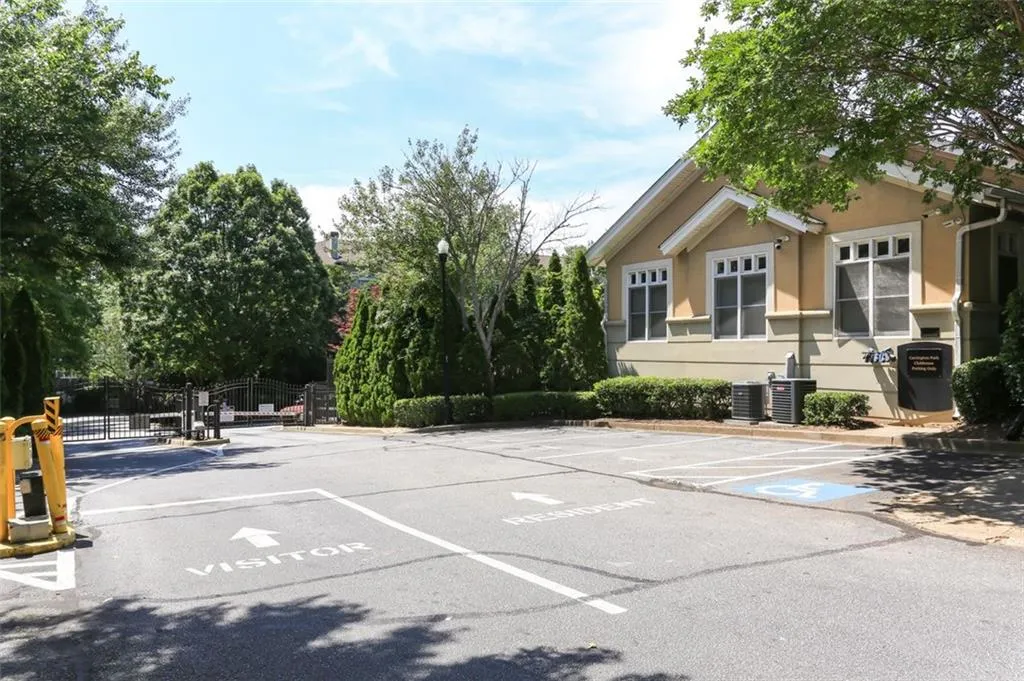 2700 Pine Tree Road Unit 3006, Atlanta, Georgia 30324, 1 Bedroom Bedrooms, ,1 BathroomBathrooms,Residential,For Sale,2700 Pine Tree Road Unit 3006,7583631