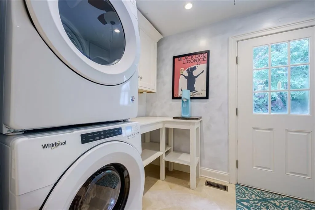 550 Old Harbor Drive, Atlanta, Georgia 30328, 4 Bedrooms Bedrooms, ,4 BathroomsBathrooms,Residential,Sold,550 Old Harbor Drive,7101507 550 Old Harbor Drive, Atlanta, Georgia 30328, 4 Bedrooms Bedrooms, ,4 BathroomsBathrooms,Residential,Sold,550 Old Harbor Drive,7101507