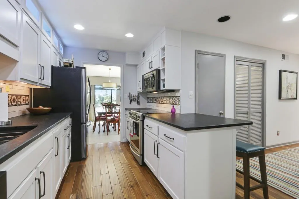 84 Forrest Place, Sandy Springs, Georgia 30328, 2 Bedrooms Bedrooms, ,2 BathroomsBathrooms,Residential,Sold,84 Forrest Place,6873922