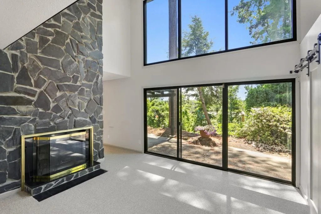 84 Forrest Place, Sandy Springs, Georgia 30328, 2 Bedrooms Bedrooms, ,2 BathroomsBathrooms,Residential,Sold,84 Forrest Place,6873922