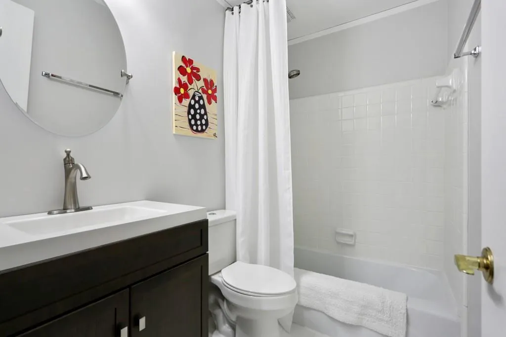 84 Forrest Place, Sandy Springs, Georgia 30328, 2 Bedrooms Bedrooms, ,2 BathroomsBathrooms,Residential,Sold,84 Forrest Place,6873922