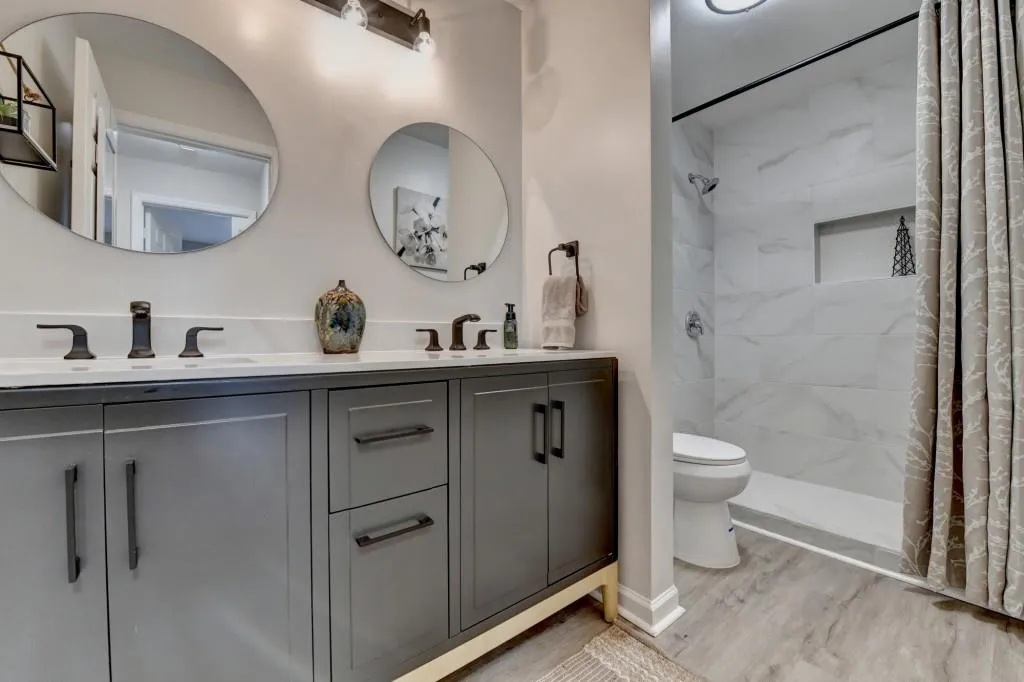 402 Granville Court, Atlanta, Georgia 30328, 1 Bedroom Bedrooms, ,1 BathroomBathrooms,Residential,Sold,402 Granville Court,7505019
