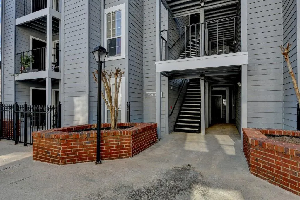 402 Granville Court, Atlanta, Georgia 30328, 1 Bedroom Bedrooms, ,1 BathroomBathrooms,Residential,Sold,402 Granville Court,7505019