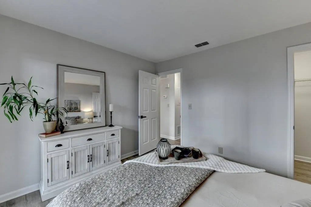 402 Granville Court, Atlanta, Georgia 30328, 1 Bedroom Bedrooms, ,1 BathroomBathrooms,Residential,Sold,402 Granville Court,7505019
