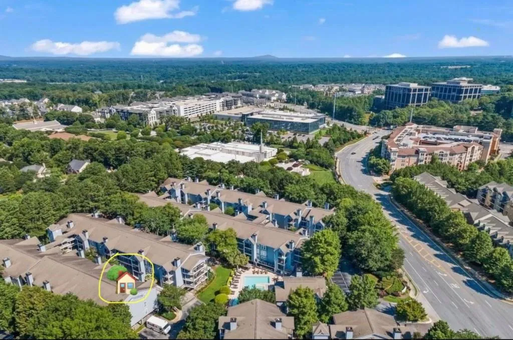 402 Granville Court, Atlanta, Georgia 30328, 1 Bedroom Bedrooms, ,1 BathroomBathrooms,Residential,Sold,402 Granville Court,7505019
