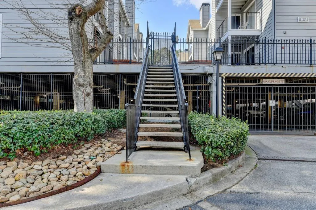 402 Granville Court, Atlanta, Georgia 30328, 1 Bedroom Bedrooms, ,1 BathroomBathrooms,Residential,Sold,402 Granville Court,7505019