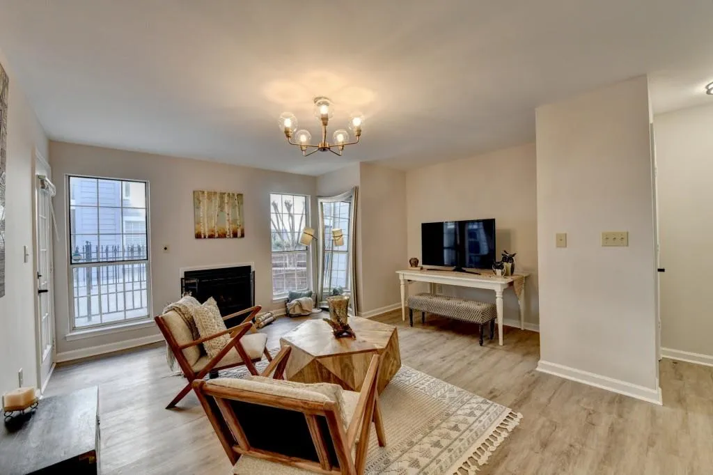 402 Granville Court, Atlanta, Georgia 30328, 1 Bedroom Bedrooms, ,1 BathroomBathrooms,Residential,Sold,402 Granville Court,7505019