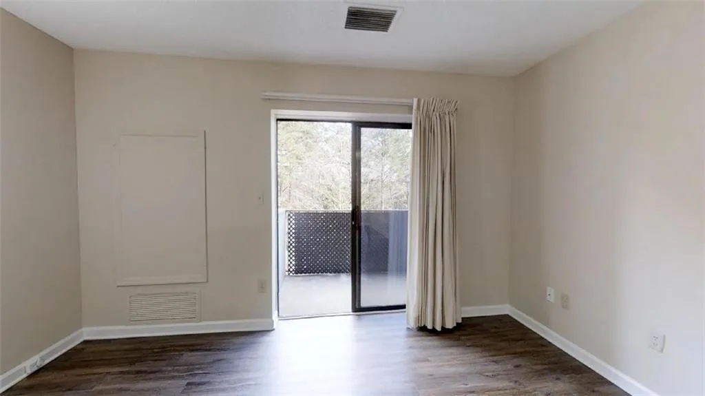 300 Johnson Ferry Road Ne Unit A311, Sandy Springs, Georgia 30328, 1 Bedroom Bedrooms, ,1 BathroomBathrooms,Residential,Sold,300 Johnson Ferry Road Ne Unit A311,6527536