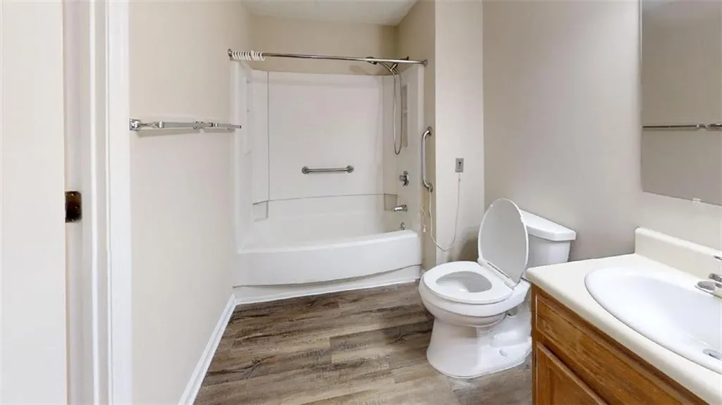 300 Johnson Ferry Road Ne Unit A311, Sandy Springs, Georgia 30328, 1 Bedroom Bedrooms, ,1 BathroomBathrooms,Residential,Sold,300 Johnson Ferry Road Ne Unit A311,6527536