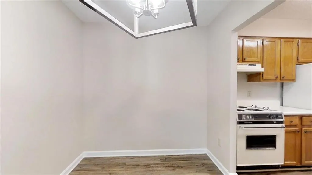 300 Johnson Ferry Road Ne Unit A311, Sandy Springs, Georgia 30328, 1 Bedroom Bedrooms, ,1 BathroomBathrooms,Residential,Sold,300 Johnson Ferry Road Ne Unit A311,6527536