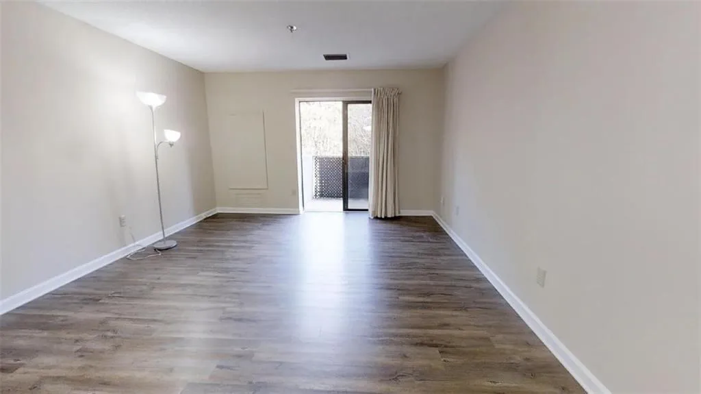 300 Johnson Ferry Road Ne Unit A311, Sandy Springs, Georgia 30328, 1 Bedroom Bedrooms, ,1 BathroomBathrooms,Residential,Sold,300 Johnson Ferry Road Ne Unit A311,6527536