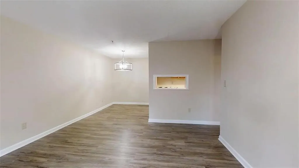 300 Johnson Ferry Road Ne Unit A311, Sandy Springs, Georgia 30328, 1 Bedroom Bedrooms, ,1 BathroomBathrooms,Residential,Sold,300 Johnson Ferry Road Ne Unit A311,6527536