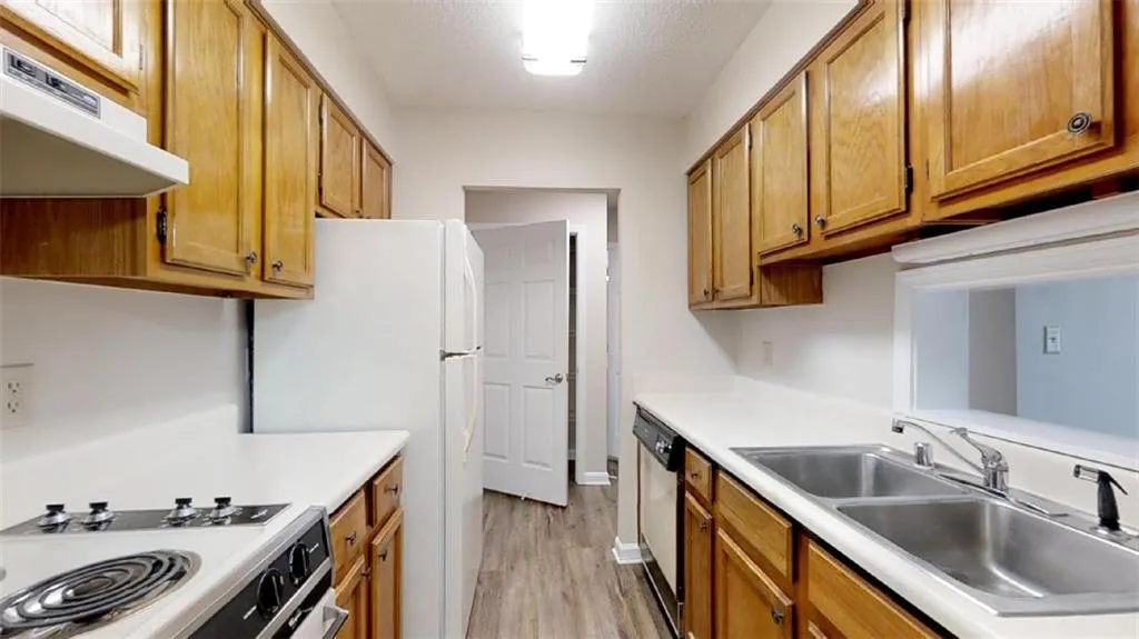 300 Johnson Ferry Road Ne Unit A311, Sandy Springs, Georgia 30328, 1 Bedroom Bedrooms, ,1 BathroomBathrooms,Residential,Sold,300 Johnson Ferry Road Ne Unit A311,6527536