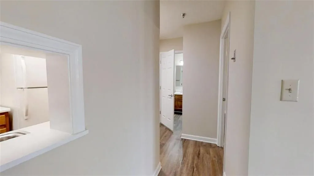 300 Johnson Ferry Road Ne Unit A311, Sandy Springs, Georgia 30328, 1 Bedroom Bedrooms, ,1 BathroomBathrooms,Residential,Sold,300 Johnson Ferry Road Ne Unit A311,6527536