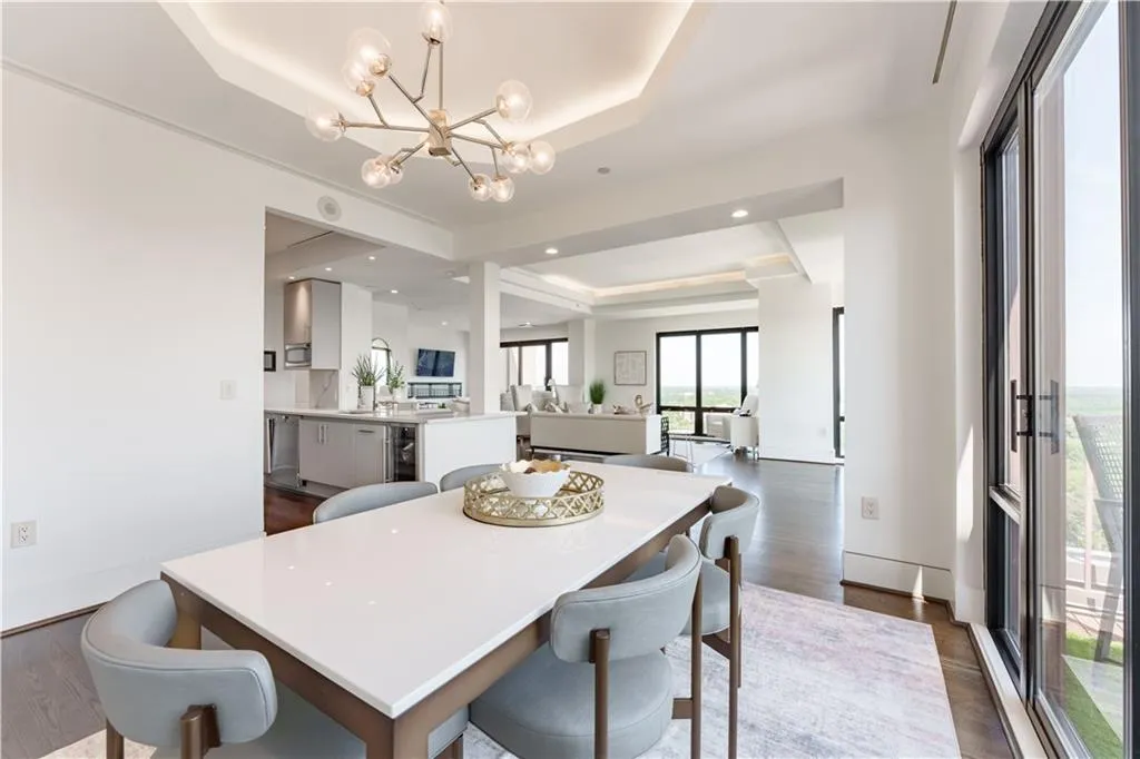 3475 Oak Valley Road Ne Unit 2940, Atlanta, Georgia 30326, 3 Bedrooms Bedrooms, ,3 BathroomsBathrooms,Residential,For Sale,3475 Oak Valley Road Ne Unit 2940,7565766