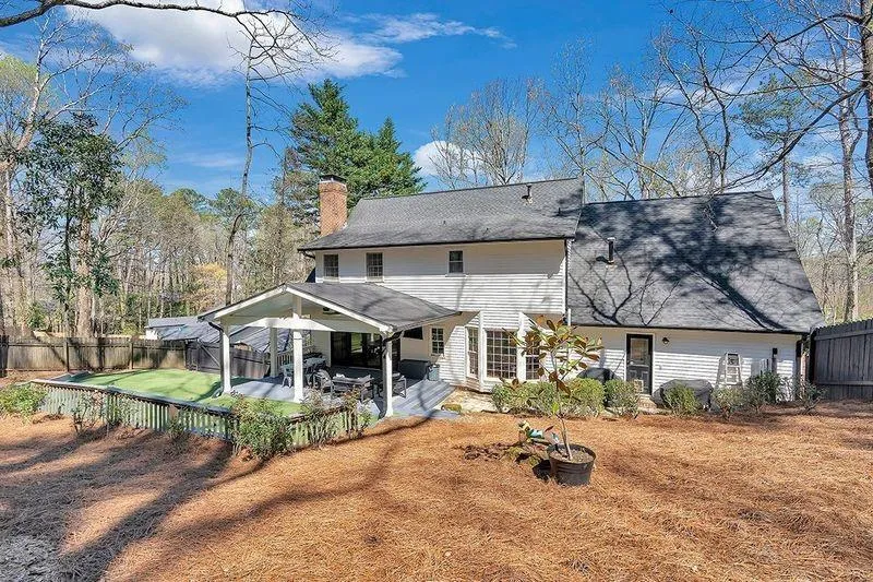 925 Lost Forest Drive, Sandy Springs, Georgia 30328, 5 Bedrooms Bedrooms, ,3 BathroomsBathrooms,Residential,Sold,925 Lost Forest Drive,7357937