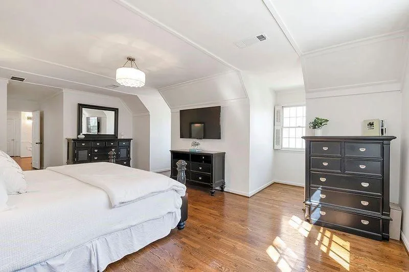 925 Lost Forest Drive, Sandy Springs, Georgia 30328, 5 Bedrooms Bedrooms, ,3 BathroomsBathrooms,Residential,Sold,925 Lost Forest Drive,7357937