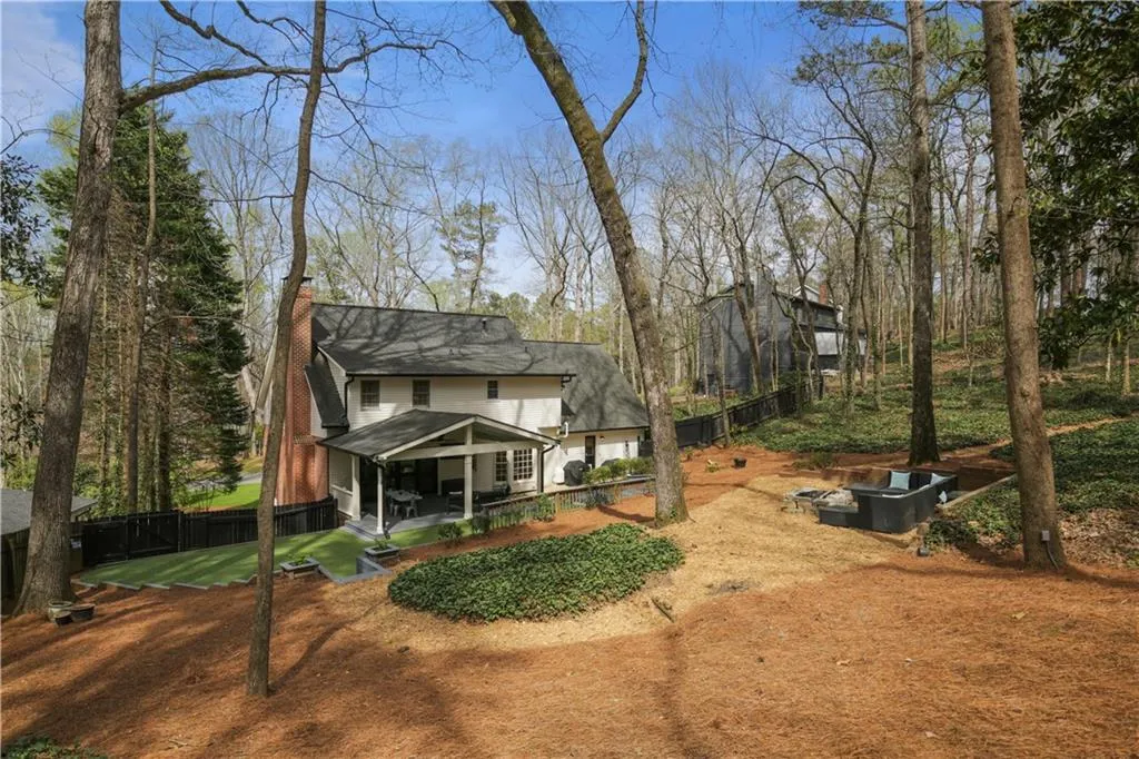 925 Lost Forest Drive, Sandy Springs, Georgia 30328, 5 Bedrooms Bedrooms, ,3 BathroomsBathrooms,Residential,Sold,925 Lost Forest Drive,7357937