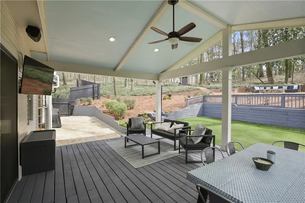 925 Lost Forest Drive, Sandy Springs, Georgia 30328, 5 Bedrooms Bedrooms, ,3 BathroomsBathrooms,Residential,Sold,925 Lost Forest Drive,7357937