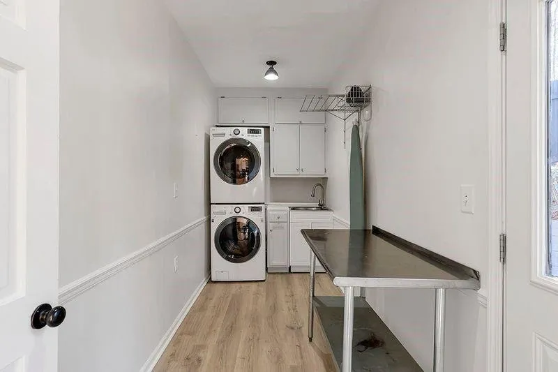 stay organized with this massive mud/laundry room