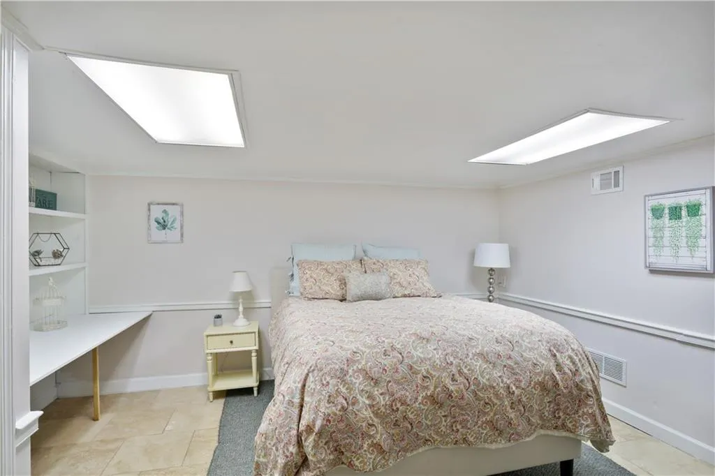 925 Lost Forest Drive, Sandy Springs, Georgia 30328, 5 Bedrooms Bedrooms, ,3 BathroomsBathrooms,Residential,Sold,925 Lost Forest Drive,7357937