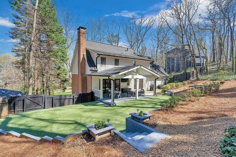 925 Lost Forest Drive, Sandy Springs, Georgia 30328, 5 Bedrooms Bedrooms, ,3 BathroomsBathrooms,Residential,Sold,925 Lost Forest Drive,7357937